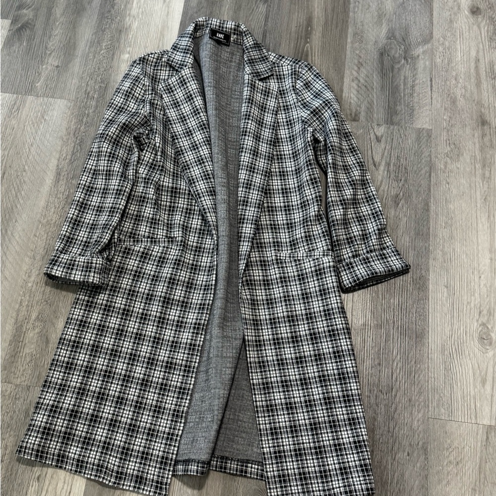 Have Monochrome Checkered Coat